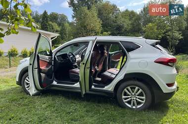 Внедорожник / Кроссовер Hyundai Tucson 2016 в Сваляве
