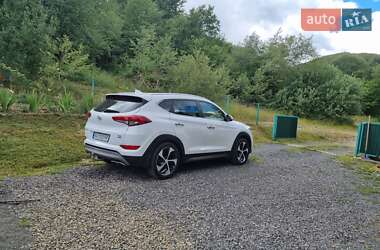 Внедорожник / Кроссовер Hyundai Tucson 2016 в Сваляве