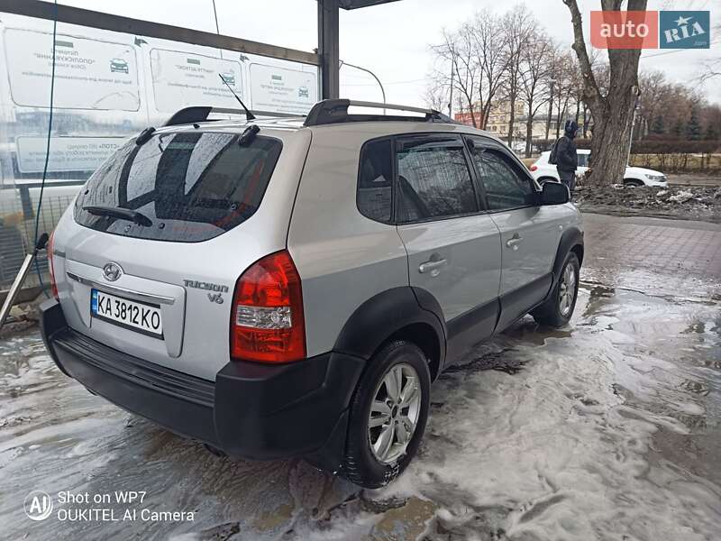 Внедорожник / Кроссовер Hyundai Tucson 2010 в Киеве фото 4 Внедорожник / Кроссовер Hyundai Tucson 2010 в Киеве