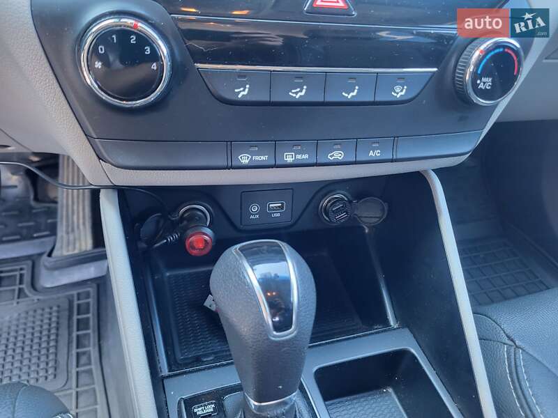 Позашляховик / Кросовер Hyundai Tucson 2016 в Львові