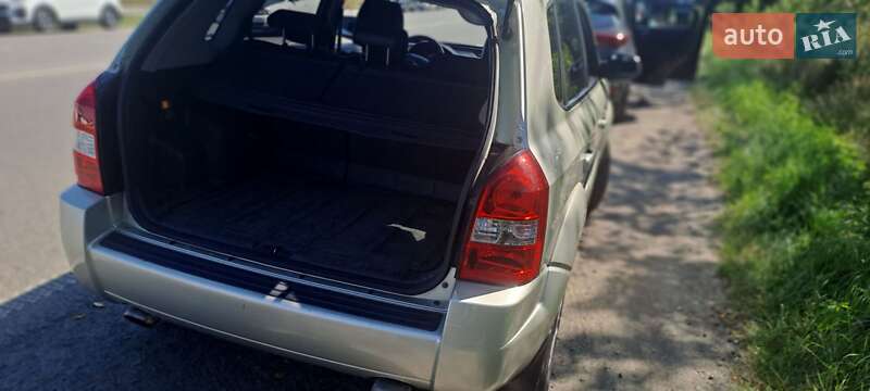 Позашляховик / Кросовер Hyundai Tucson 2006 в Ужгороді фото 9 Позашляховик / Кросовер Hyundai Tucson 2006 в Ужгороді