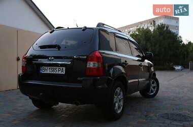 Внедорожник / Кроссовер Hyundai Tucson 2009 в 