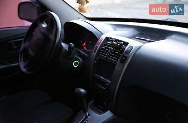 Внедорожник / Кроссовер Hyundai Tucson 2009 в 