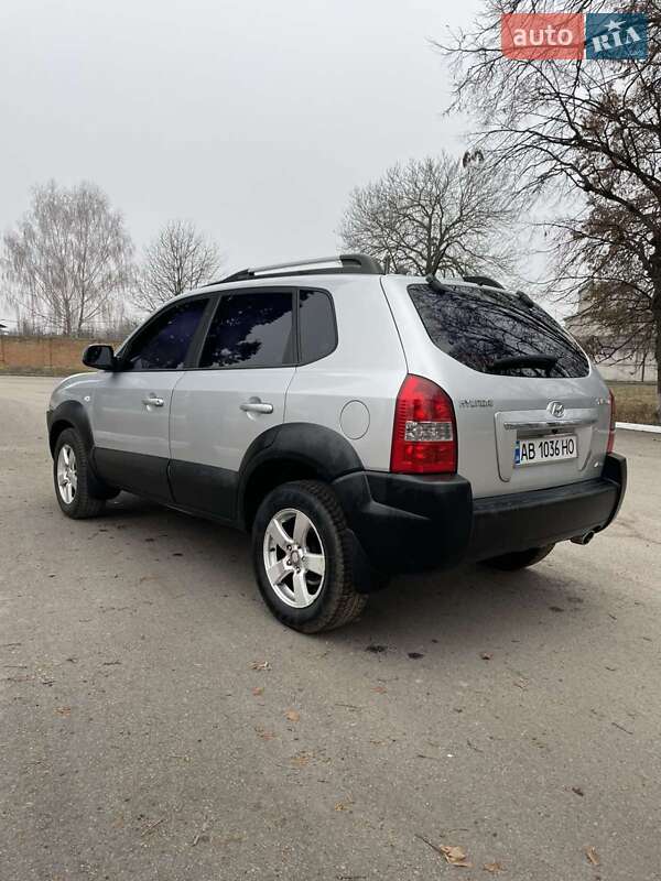 Внедорожник / Кроссовер Hyundai Tucson 2010 в Хмельнике