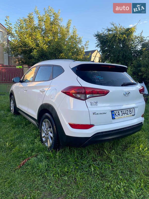 Позашляховик / Кросовер Hyundai Tucson 2016 в Києві