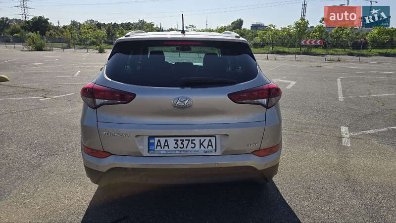 Позашляховик / Кросовер Hyundai Tucson 2016 в Києві