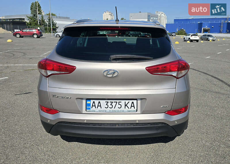 Позашляховик / Кросовер Hyundai Tucson 2016 в Києві