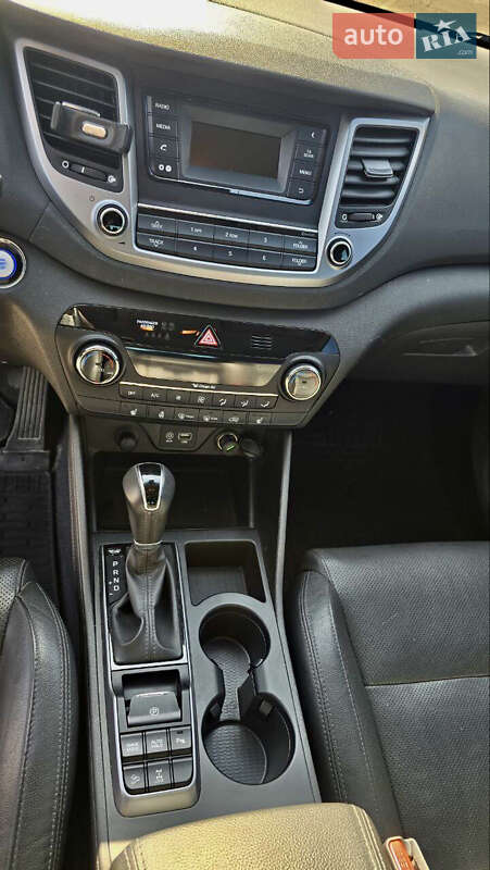 Позашляховик / Кросовер Hyundai Tucson 2016 в Києві