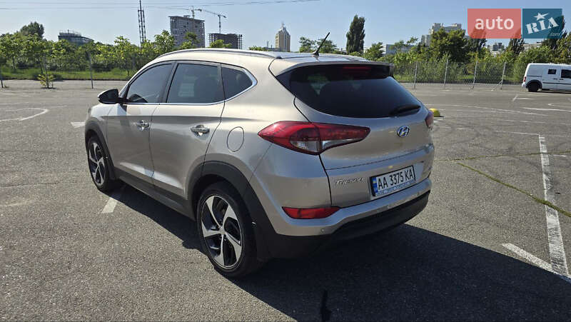Позашляховик / Кросовер Hyundai Tucson 2016 в Києві