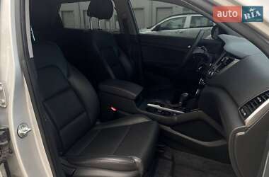 Внедорожник / Кроссовер Hyundai Tucson 2016 в 