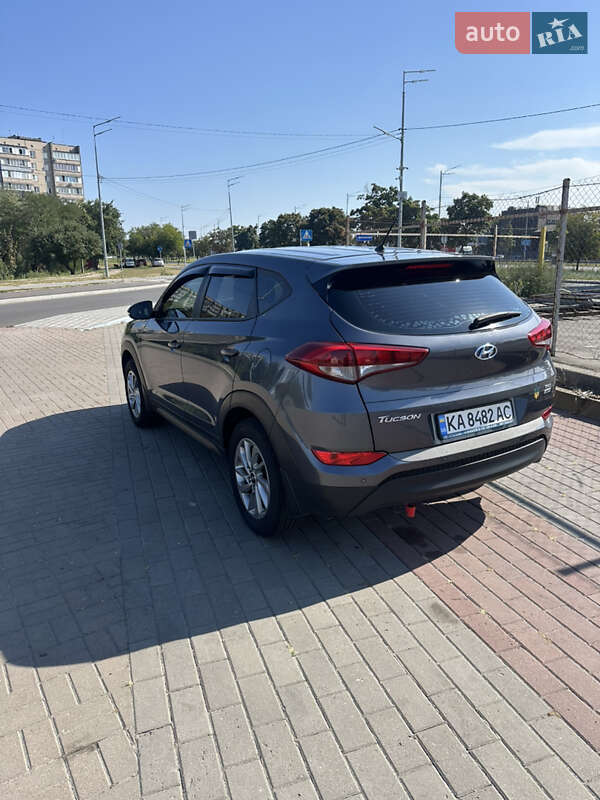 Позашляховик / Кросовер Hyundai Tucson 2016 в Києві
