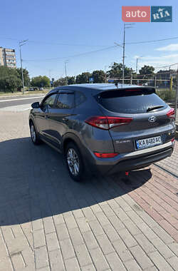 Позашляховик / Кросовер Hyundai Tucson 2016 в  фото 5 Позашляховик / Кросовер Hyundai Tucson 2016 в