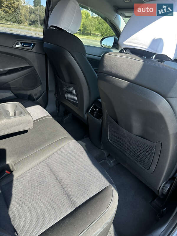 Позашляховик / Кросовер Hyundai Tucson 2016 в Києві