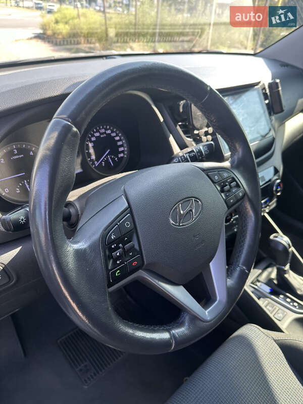 Позашляховик / Кросовер Hyundai Tucson 2016 в Києві