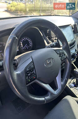Позашляховик / Кросовер Hyundai Tucson 2016 в  фото 20 Позашляховик / Кросовер Hyundai Tucson 2016 в