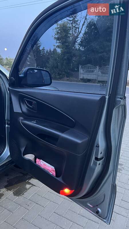 Позашляховик / Кросовер Hyundai Tucson 2008 в Шаргороді фото 14 Позашляховик / Кросовер Hyundai Tucson 2008 в Шаргороді