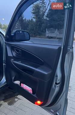 Внедорожник / Кроссовер Hyundai Tucson 2008 в 
