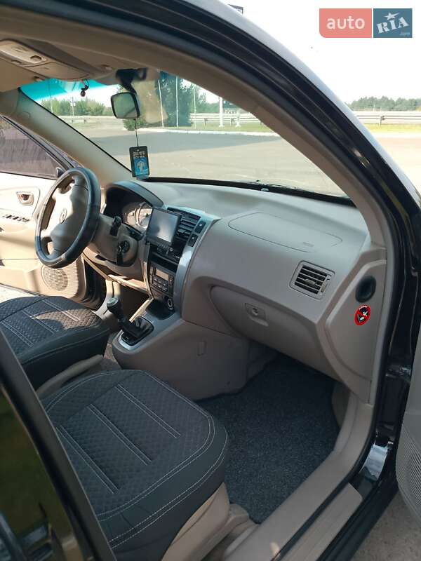 Позашляховик / Кросовер Hyundai Tucson 2005 в Краківці