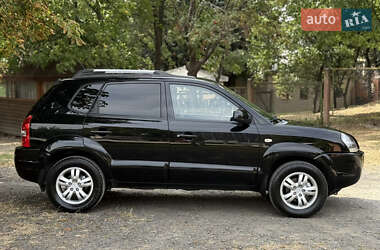 Внедорожник / Кроссовер Hyundai Tucson 2006 в 