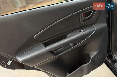 Внедорожник / Кроссовер Hyundai Tucson 2006 в 