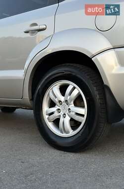 Внедорожник / Кроссовер Hyundai Tucson 2008 в  фото 7 Внедорожник / Кроссовер Hyundai Tucson 2008 в