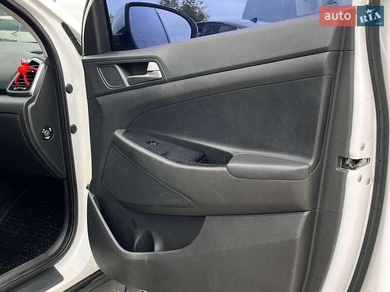 Позашляховик / Кросовер Hyundai Tucson 2016 в Львові