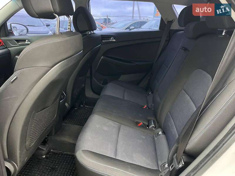 Позашляховик / Кросовер Hyundai Tucson 2016 в Львові