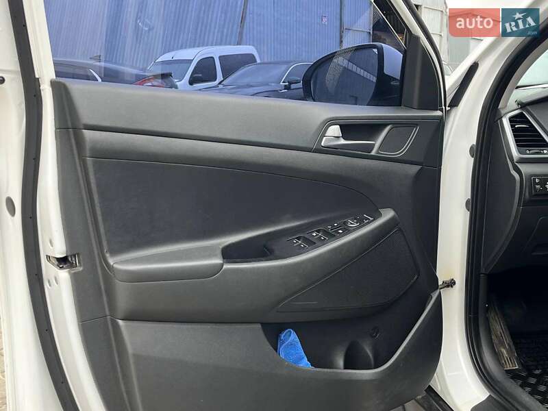 Позашляховик / Кросовер Hyundai Tucson 2016 в Львові