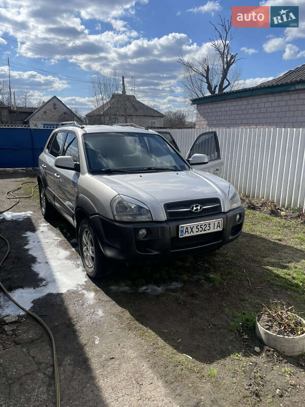 Внедорожник / Кроссовер Hyundai Tucson 2007 в Змиеве фото 3 Внедорожник / Кроссовер Hyundai Tucson 2007 в Змиеве