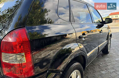 Внедорожник / Кроссовер Hyundai Tucson 2006 в 