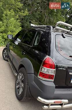 Внедорожник / Кроссовер Hyundai Tucson 2011 в 