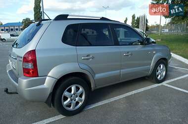 Внедорожник / Кроссовер Hyundai Tucson 2006 в 