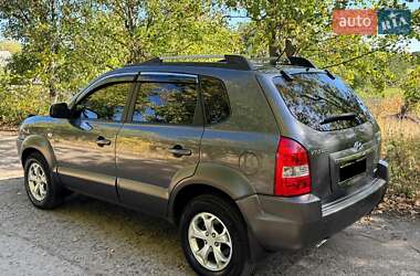 Внедорожник / Кроссовер Hyundai Tucson 2009 в 