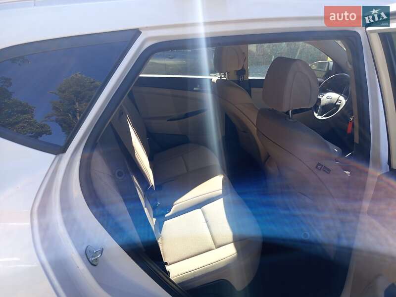 Позашляховик / Кросовер Hyundai Tucson 2017 в Києві фото 8 Позашляховик / Кросовер Hyundai Tucson 2017 в Києві