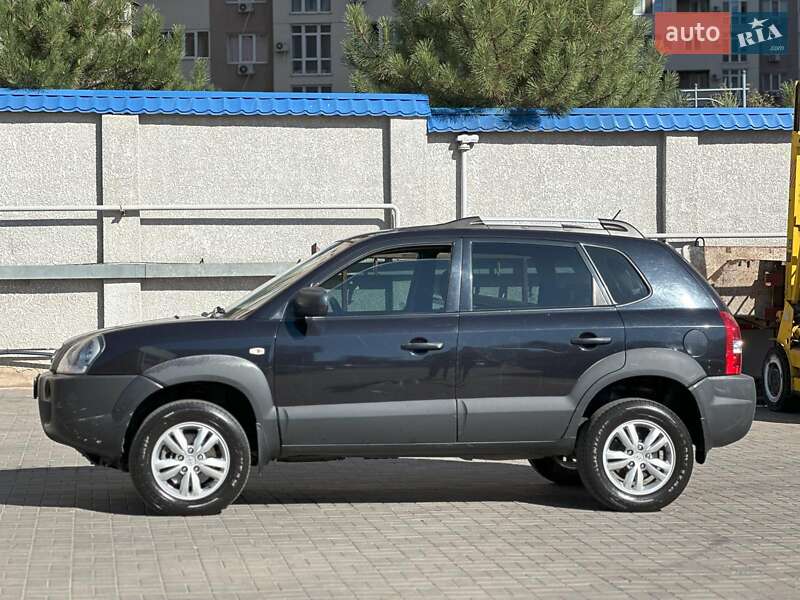 Позашляховик / Кросовер Hyundai Tucson 2011 в Одесі