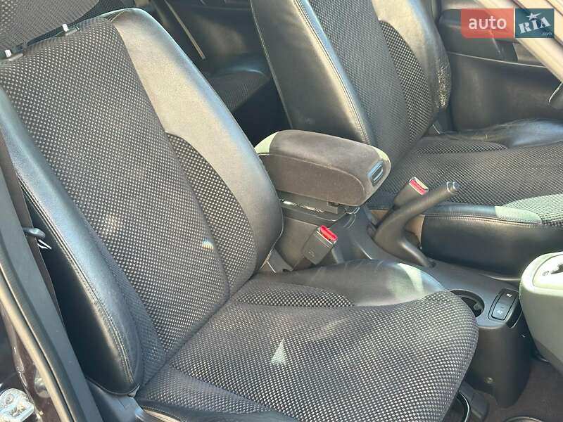 Позашляховик / Кросовер Hyundai Tucson 2011 в Одесі