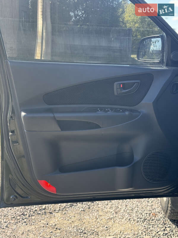 Позашляховик / Кросовер Hyundai Tucson 2008 в Сарнах