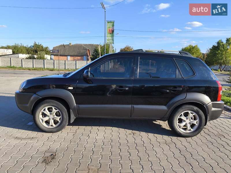 Позашляховик / Кросовер Hyundai Tucson 2008 в Первомайську фото 4 Позашляховик / Кросовер Hyundai Tucson 2008 в Первомайську