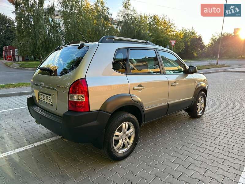 Позашляховик / Кросовер Hyundai Tucson 2008 в  фото Позашляховик / Кросовер Hyundai Tucson 2008 в