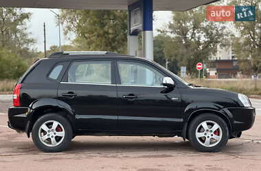 Внедорожник / Кроссовер Hyundai Tucson 2008 в 