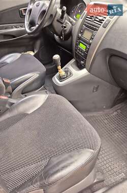 Внедорожник / Кроссовер Hyundai Tucson 2012 в 