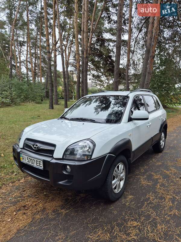 Внедорожник / Кроссовер Hyundai Tucson 2012 в 