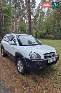 Внедорожник / Кроссовер Hyundai Tucson 2012 в 