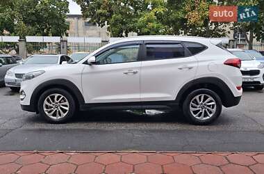 Внедорожник / Кроссовер Hyundai Tucson 2016 в 