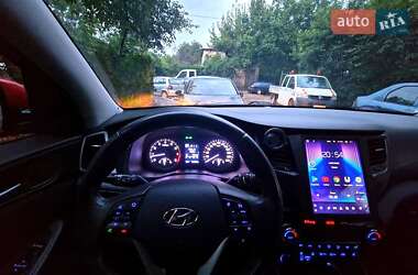 Внедорожник / Кроссовер Hyundai Tucson 2016 в 