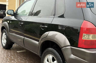 Внедорожник / Кроссовер Hyundai Tucson 2006 в 