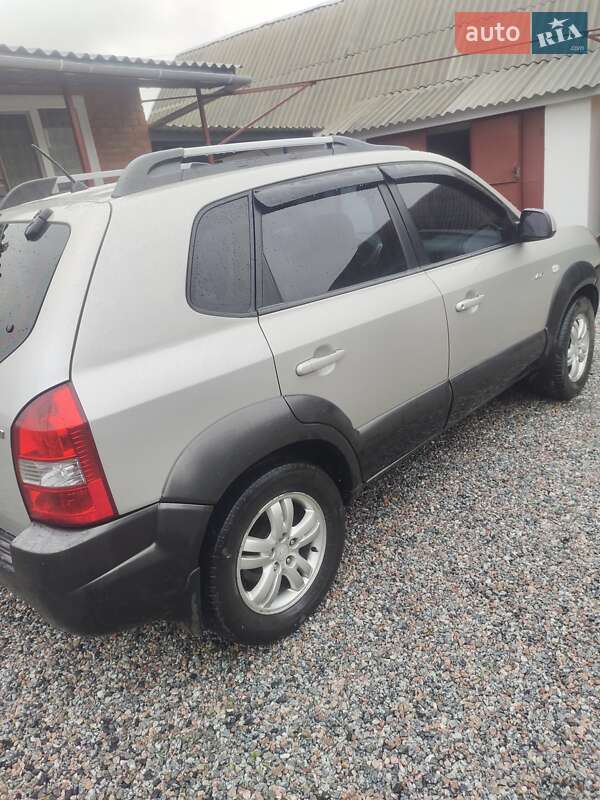 Позашляховик / Кросовер Hyundai Tucson 2007 в Тростянці