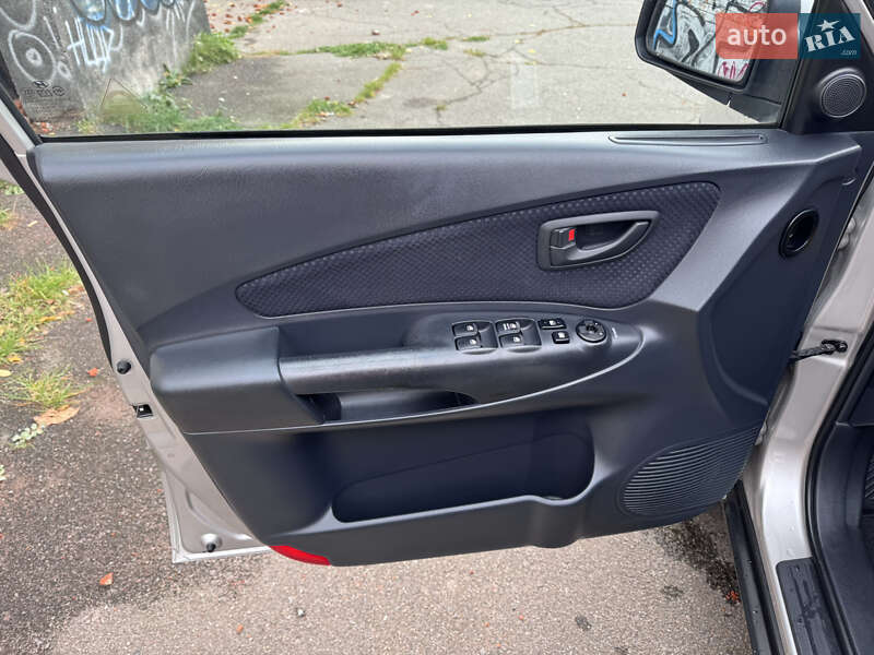 Позашляховик / Кросовер Hyundai Tucson 2006 в Полтаві фото 16 Позашляховик / Кросовер Hyundai Tucson 2006 в Полтаві