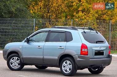 Внедорожник / Кроссовер Hyundai Tucson 2008 в 