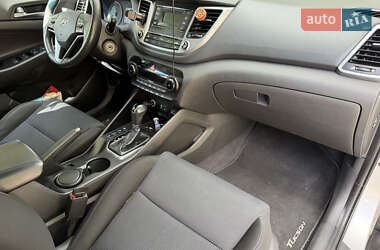 Позашляховик / Кросовер Hyundai Tucson 2016 в Чернівцях